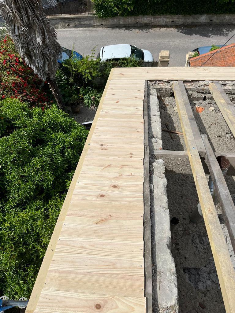 Rénovation d’une toiture plate avec reprise des relevés